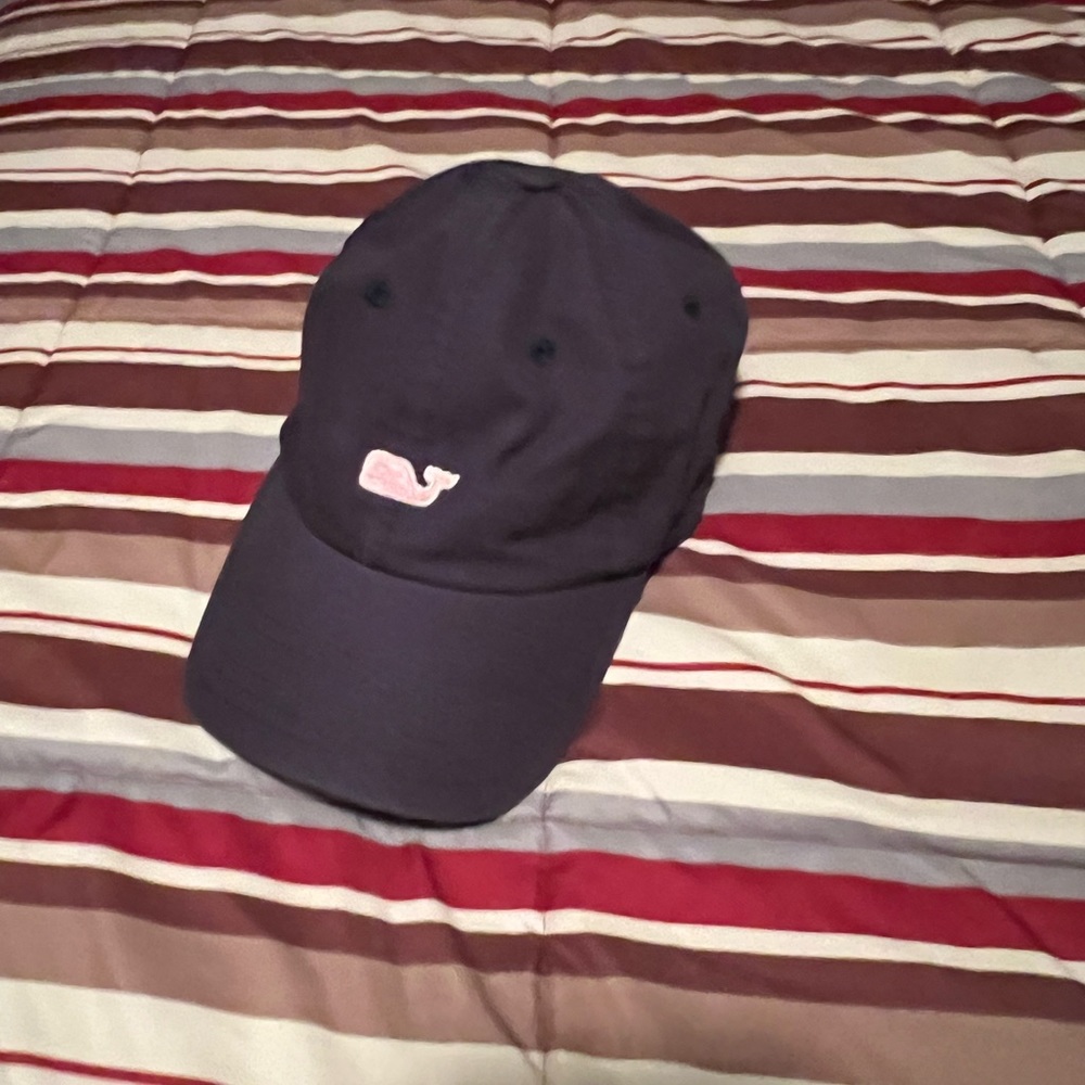 Vineyard vines hat.